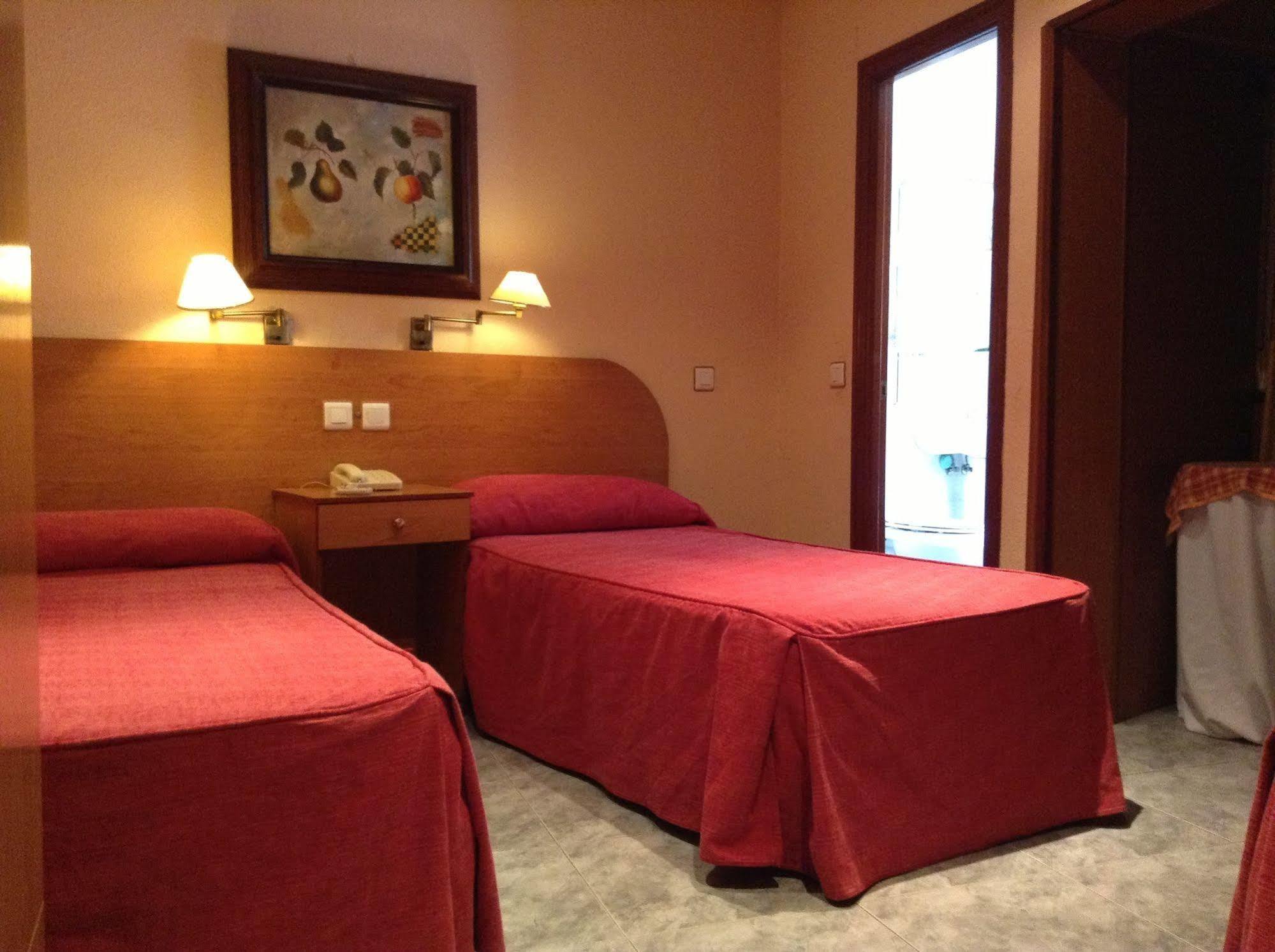 Hostal Santa Marta Aranjuez Exterior photo